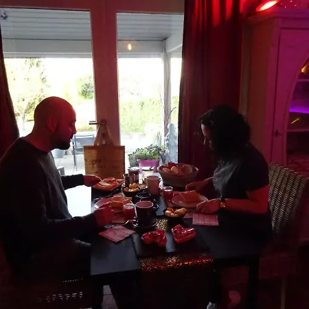 A L'inattendue Nocleg ze śniadaniem 4*