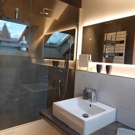 A L'inattendue Nocleg ze śniadaniem 4*