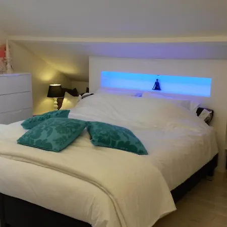 A L'inattendue Nocleg ze śniadaniem 4*